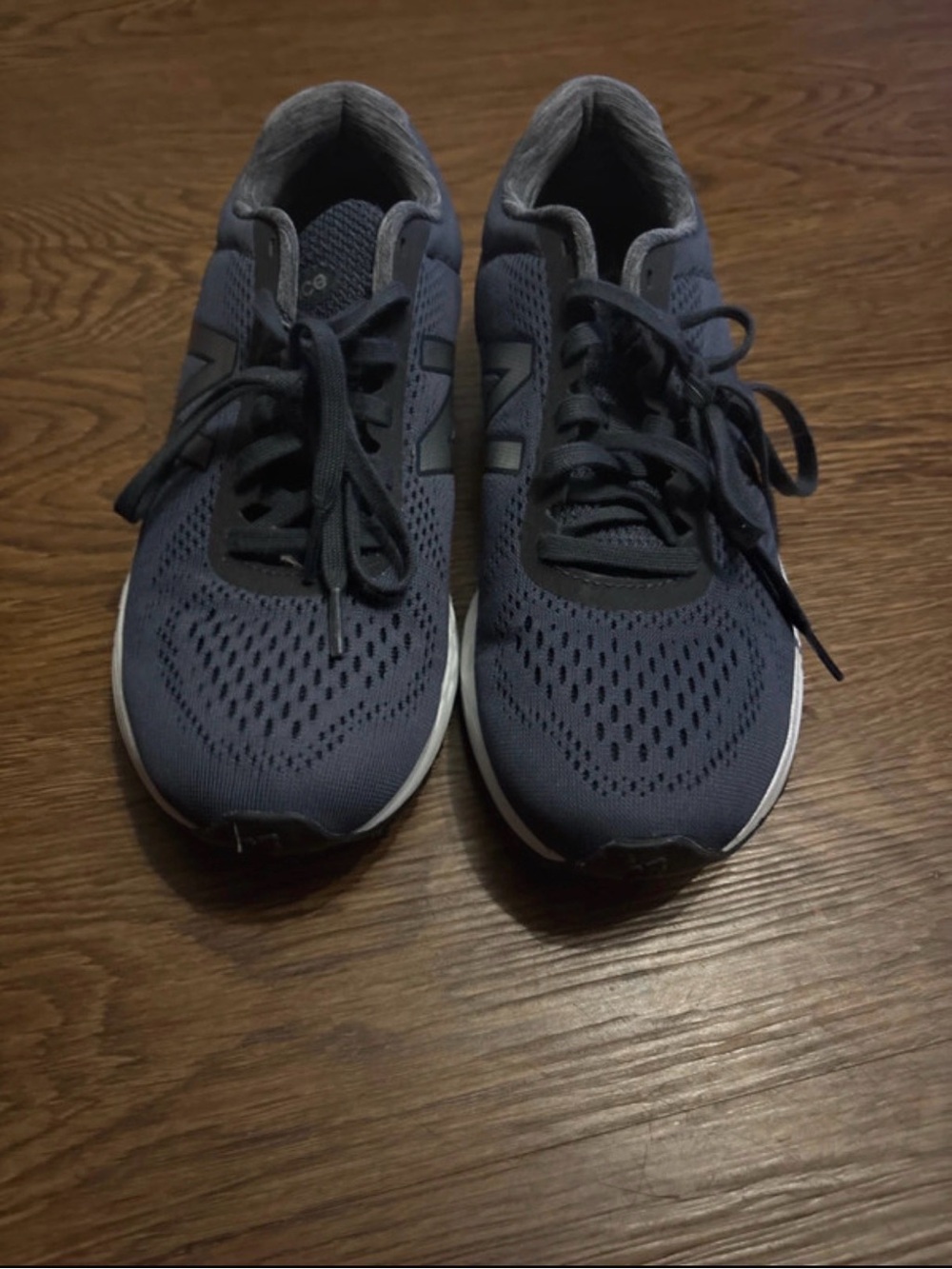 New Balance women’s Navy Mesh Athletic Sneakers